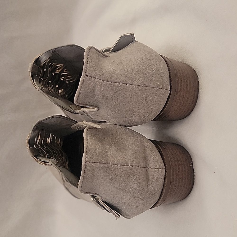 Qupid Grey Open Side Shoes Size 7.5 - image 5
